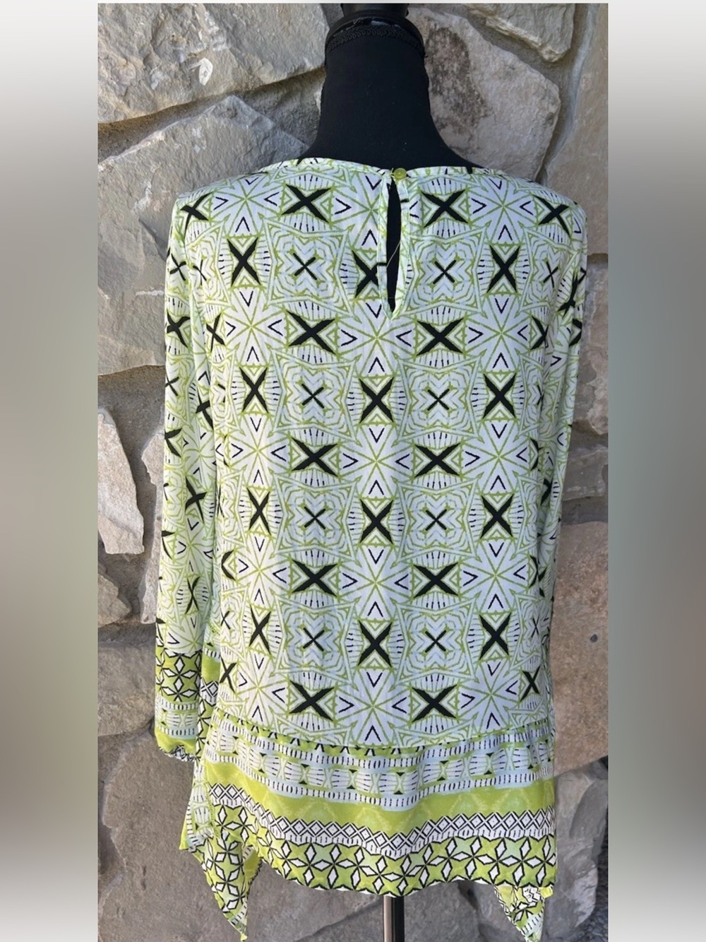 NEW DIRECTIONS Tunic Top S Lime Green Black Geometric Chiffon Sharkbite Hem - Picture 9 of 10